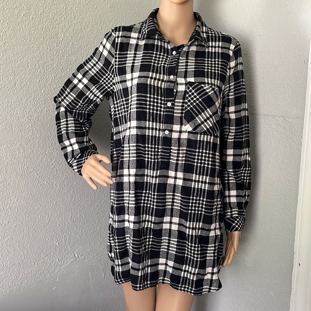 En Creme Plaid Dress - Picture 1 of 12